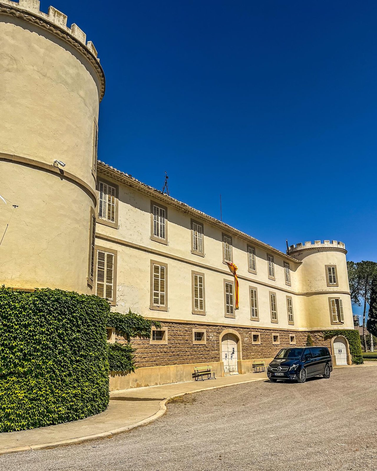 Castell del Remei: visita con chófer privado a la bodega más antigua de Cataluña
