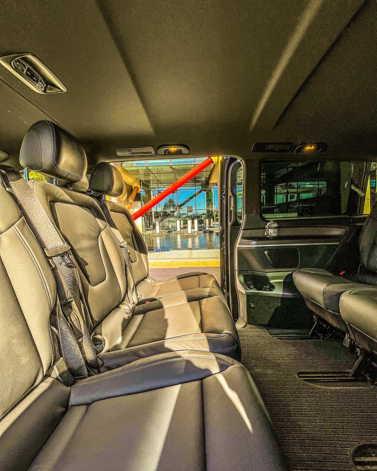 Chófer privado en Barcelona: así es el interior de nuestra flota