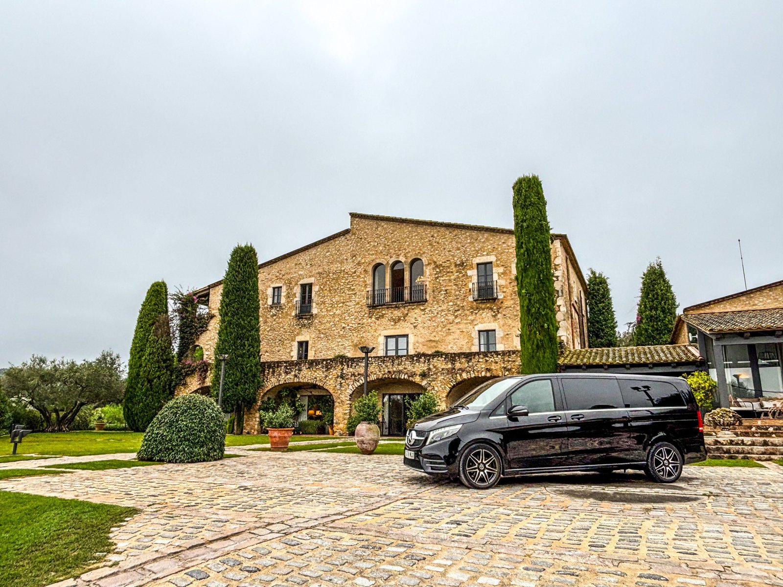 Chófer privado a Mas de Torrent con Mercedes V Class
