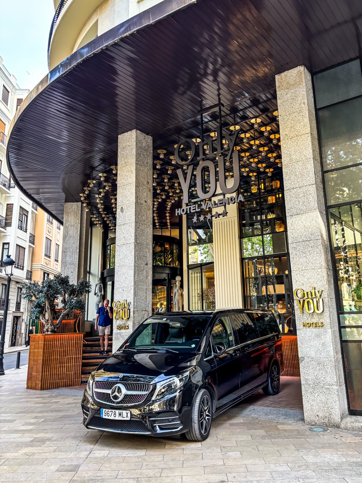 Chófer privado con Mercedes-Benz V-Class en Valencia y Barcelona