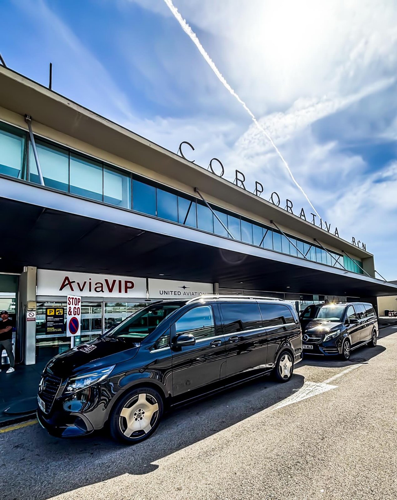 Dos Mercedes V Class para recogidas de vuelos privados en Barcelona