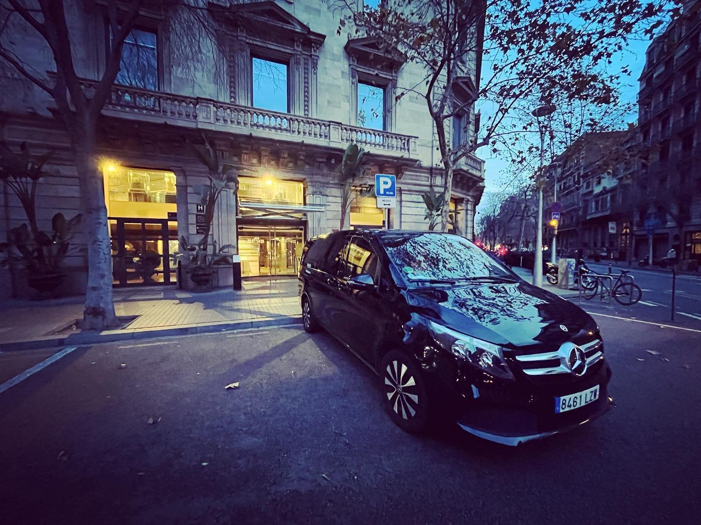 Mercedes Clase V: chófer privado en hoteles de Barcelona