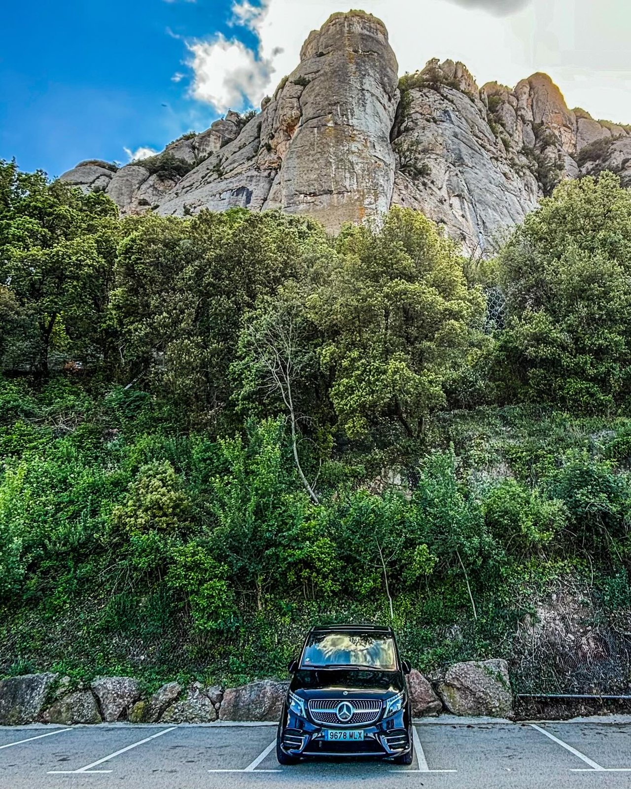 Montserrat con chófer privado: la montaña sagrada de Cataluña