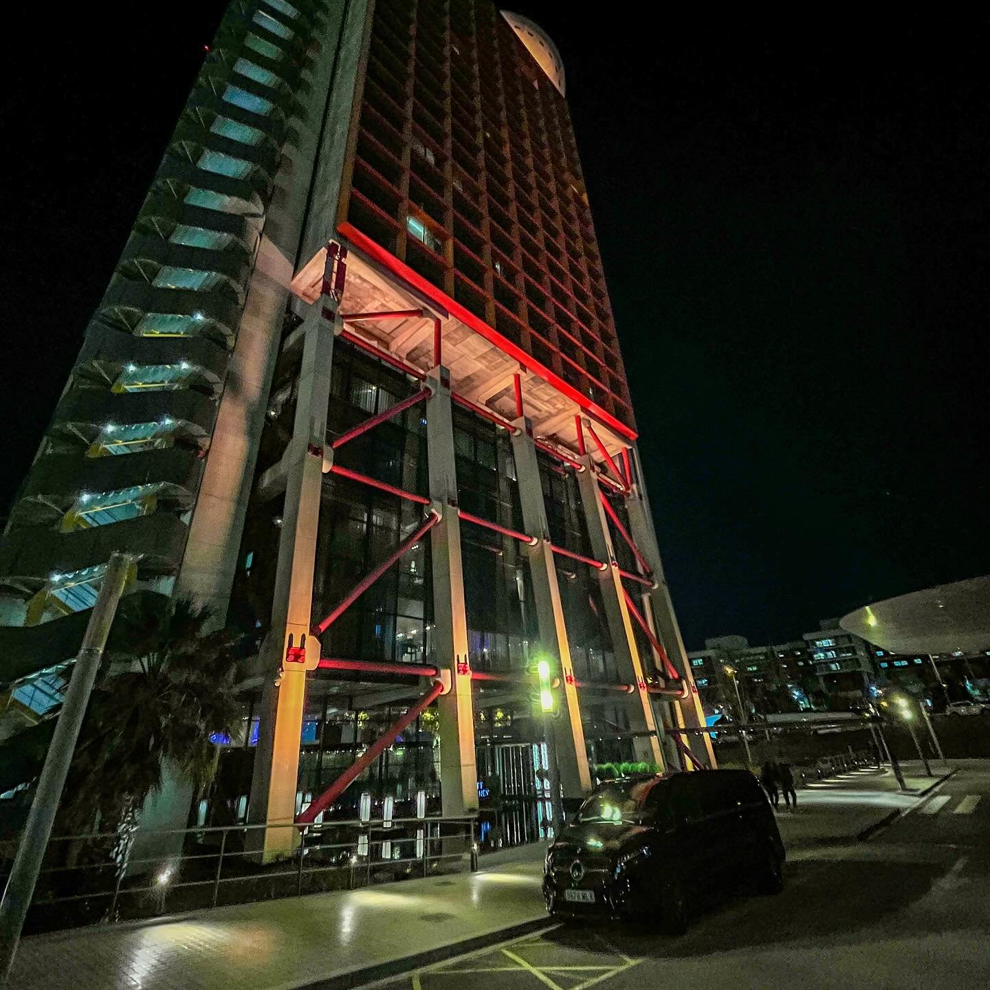 Servicio de chófer nocturno en el Hyatt Regency Barcelona Tower
