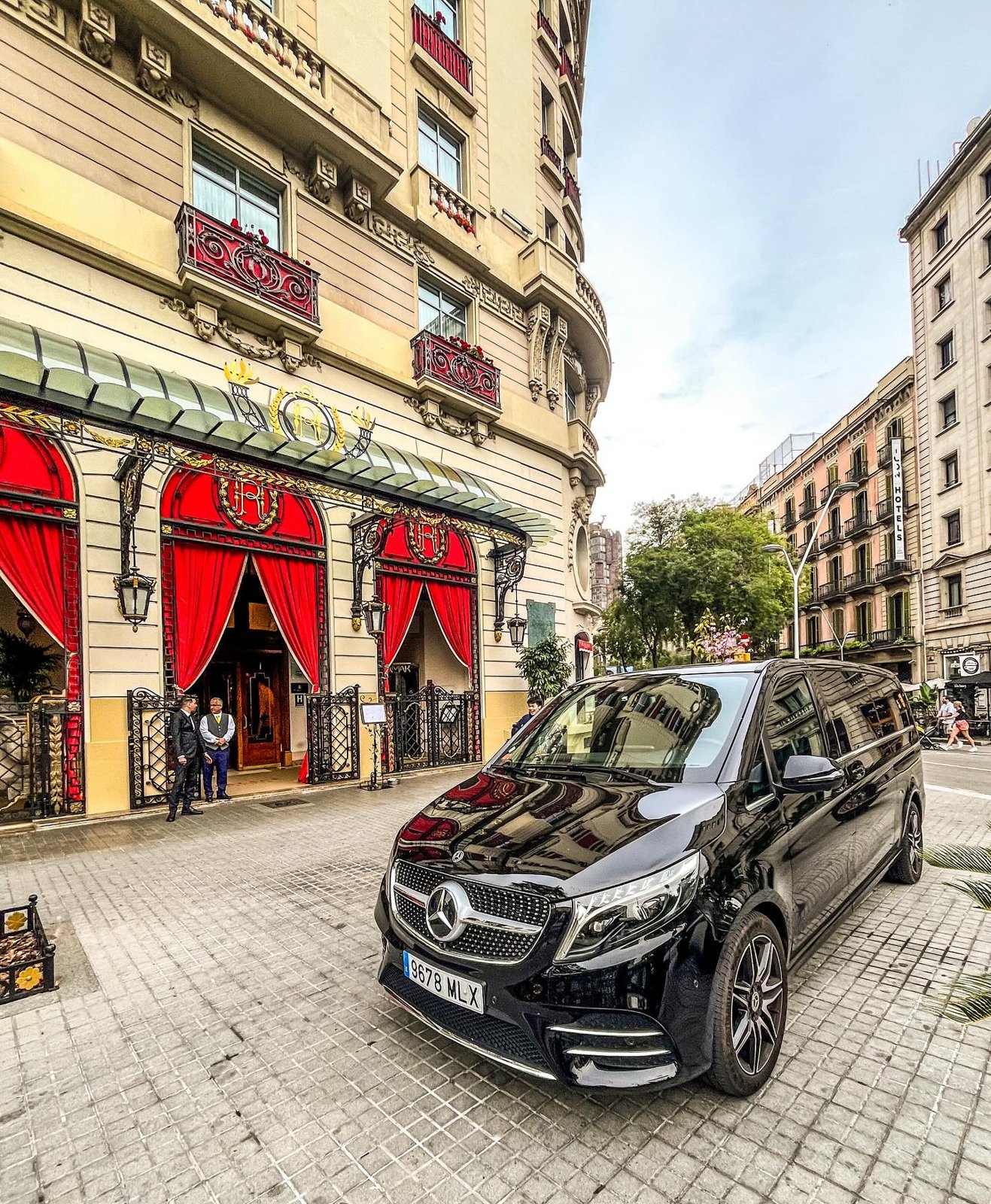 Traslado con chófer al Hotel El Palace Barcelona para cenar