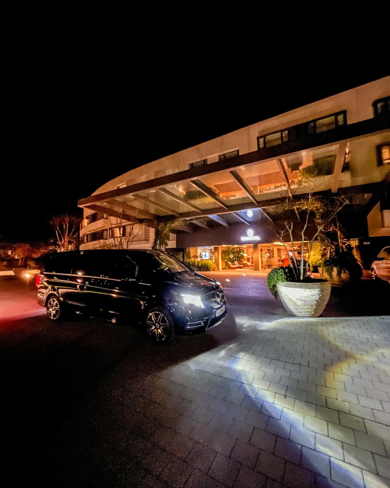Traslados con chófer al Hotel Camiral: servicio de 5 estrellas